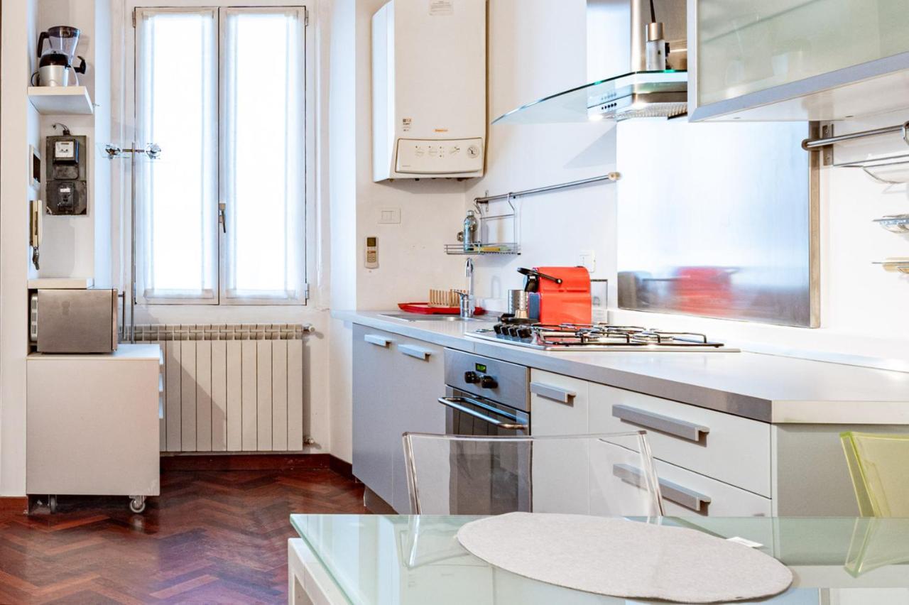Ticinese Livings Comfy Suite - Full City Center Милан Экстерьер фото